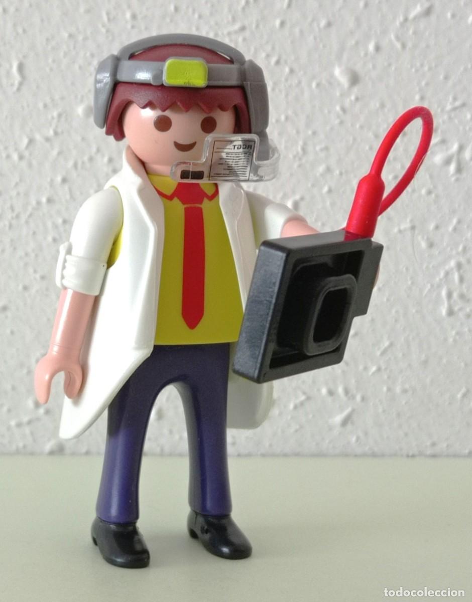 Playmobil: PLAYMOBIL. CIENT&Iacute;FICO CON PANEL DE CONTROL (TABLETA) DE ROBOTS (2000) - Foto 1