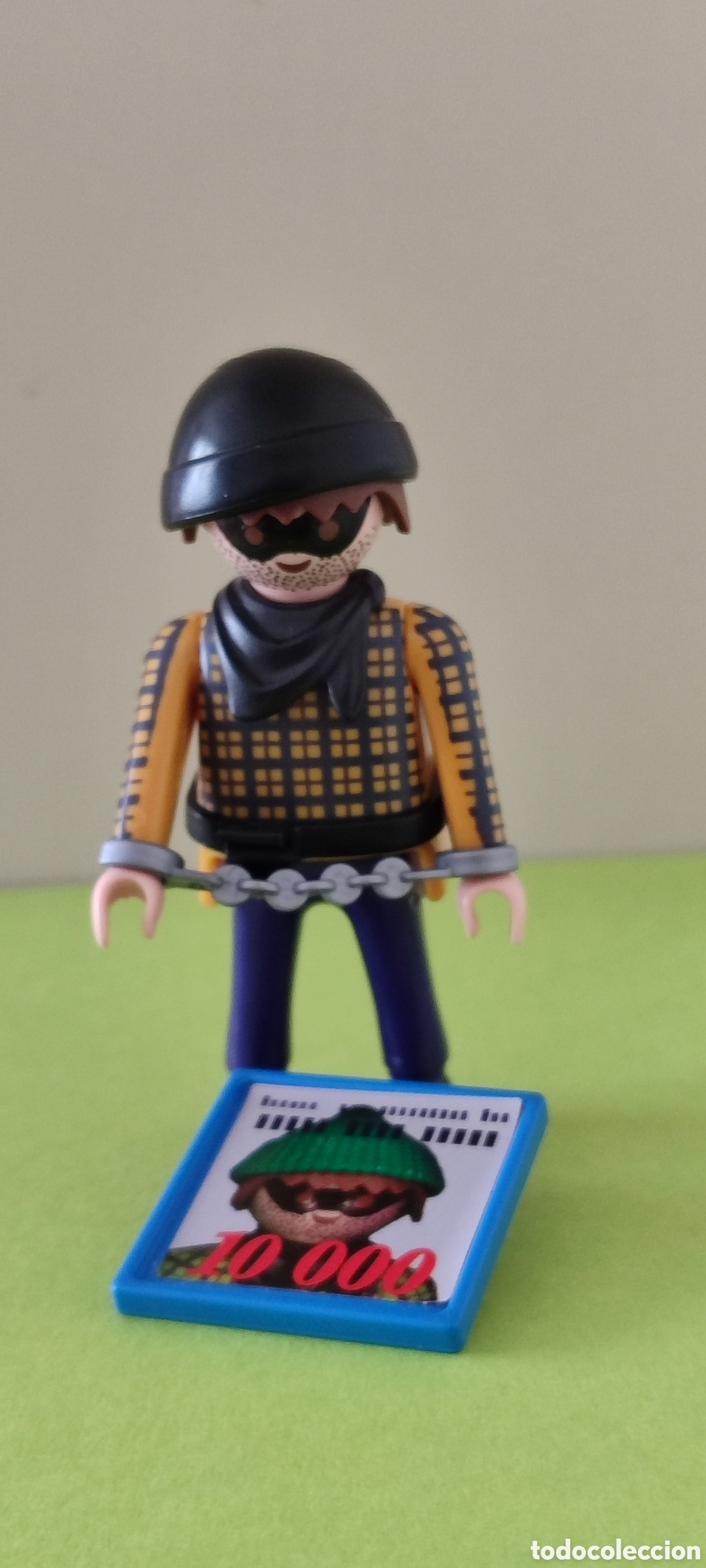 Playmobil: Ladr&oacute;n con cartel de b&uacute;squeda.Playmobil