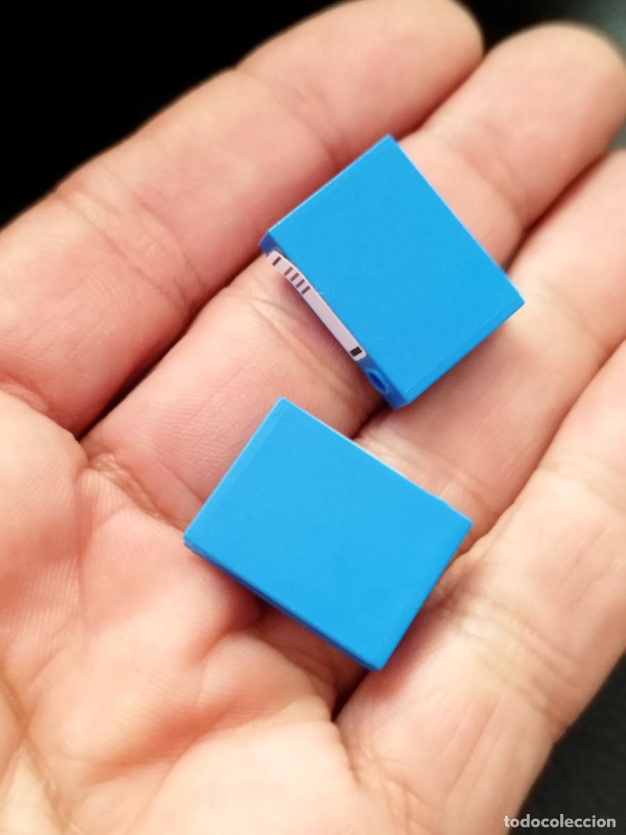 Playmobil: Figura Playmobil. Dos carpetas archivadores. Oficina, policia, colegio.