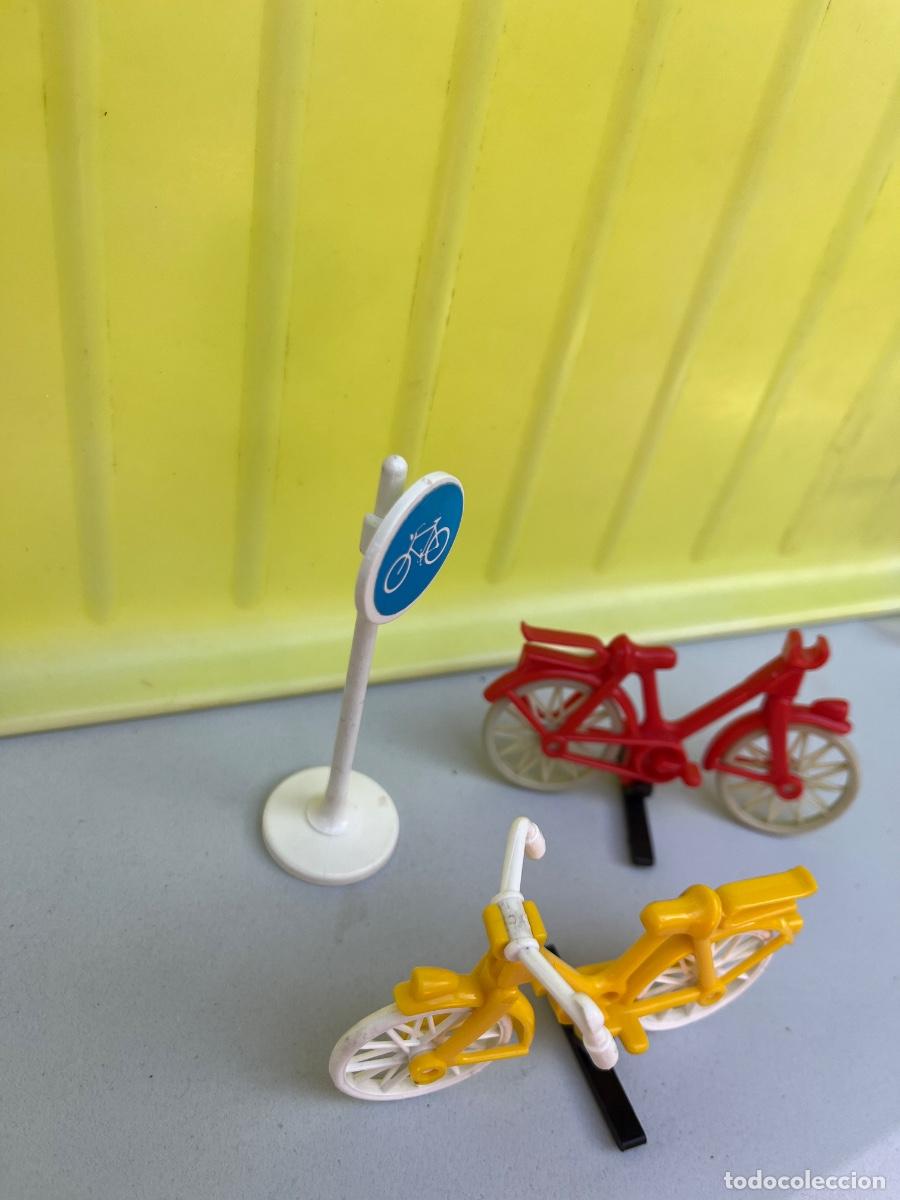 Playmobil: Playmobil Famobil 2 bicis y se&ntilde;al de tr&aacute;fico