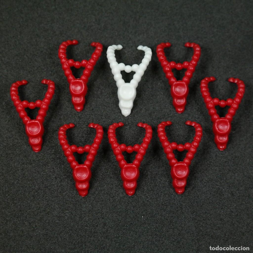 Playmobil: Playmobil collares bordo y un collar blanco ☼