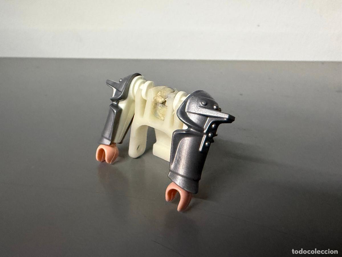 Playmobil: PLAYMOBIL 2 hombreras armadura con picos plata medieval batalla- solo se venden las hombreras -