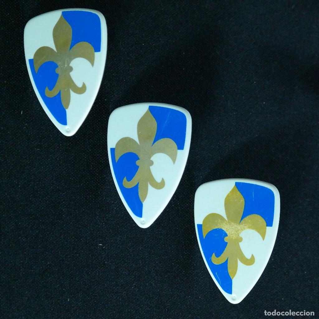 Playmobil: Playmobil 3 escudos usados ☼