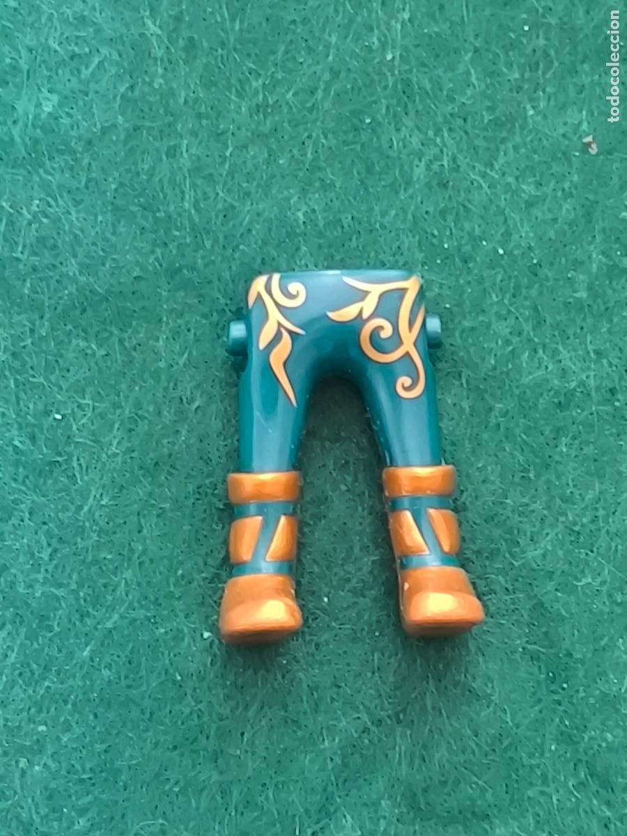 Playmobil: Playmobil piernas verdes adornos zapato dorado medieval elfos vikingos b&aacute;rbaros romanos orcos