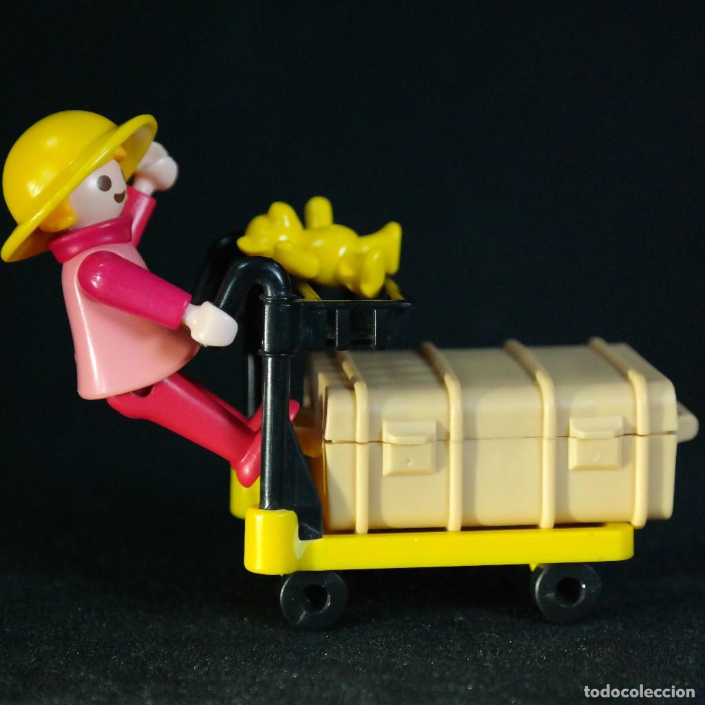 Playmobil: Playmobil ni&ntilde;a con carrito ☼
