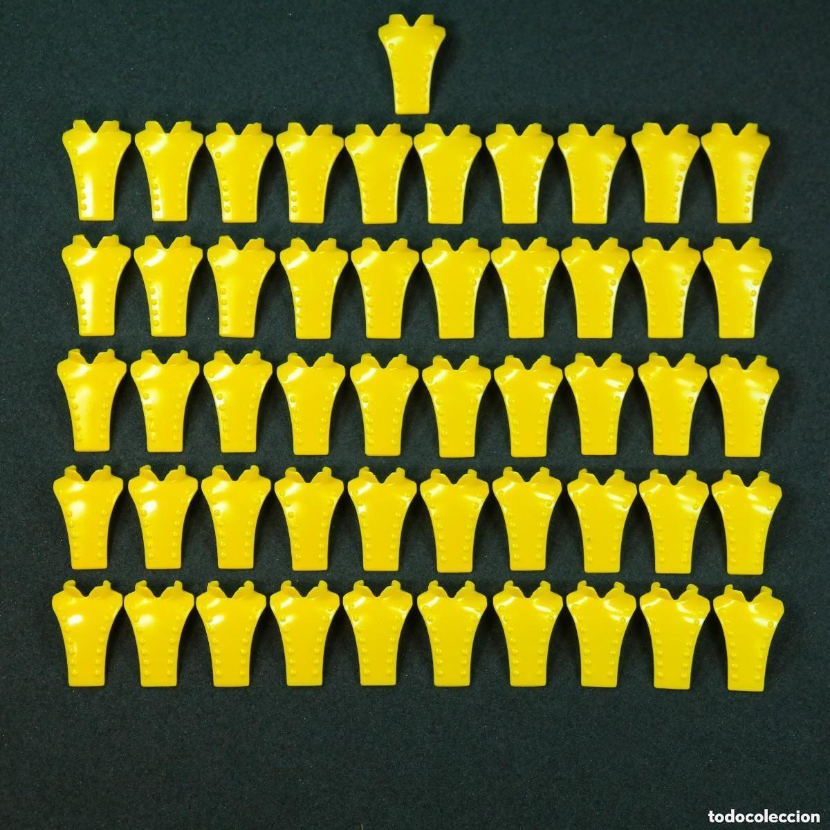 Playmobil: Playmobil 51 pecheras amarillas en excelente estado☼