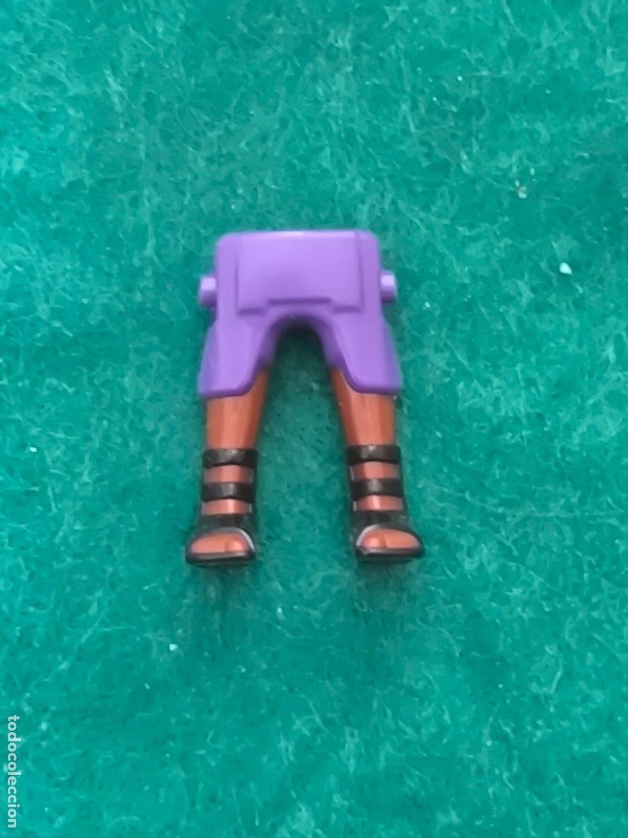Playmobil: Playmobil piernas moradas sandalia negra romano legionario gladiador africano cartagin&eacute;s nubio
