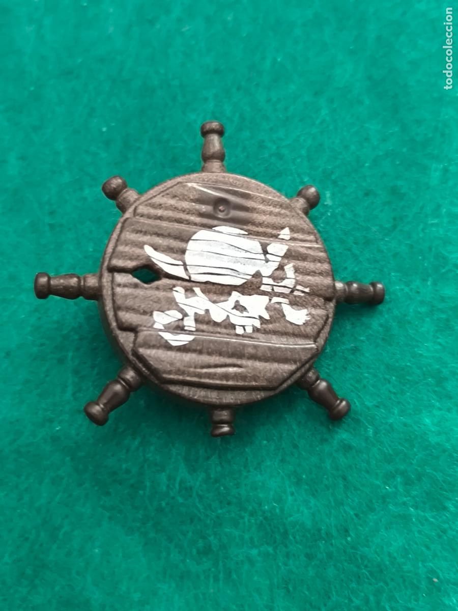 Playmobil: Playmobil escudo pirata madera con forma de tim&oacute;n sables calavera medieval vikingos b&aacute;rbaros