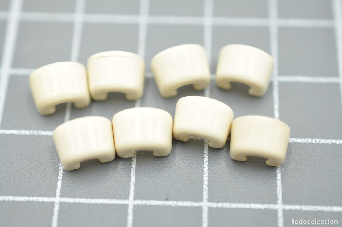 Playmobil: WSK008 pq&ntilde; Playmobil, 8 mu&ntilde;equeras color crema