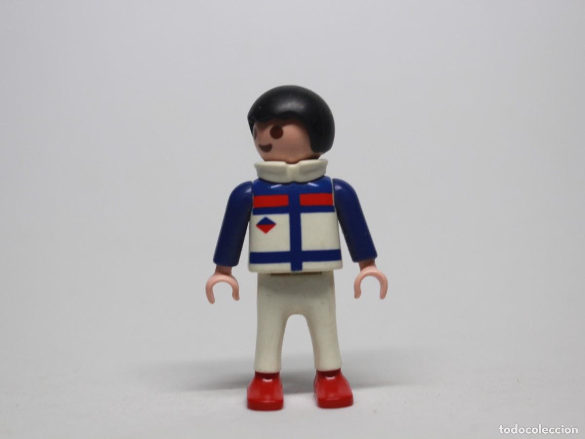 Playmobil: Figura ni&ntilde;o playmobil chaqueta blanca azul pantal&oacute;n blanco botas rojas a&ntilde;o 1995