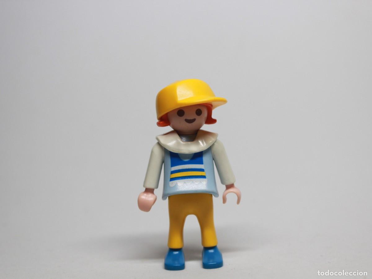 Playmobil: Figura ni&ntilde;o playmobil gorra amarilla camiseta azul pantal&oacute;n amarillo botas azules a&ntilde;o 1995