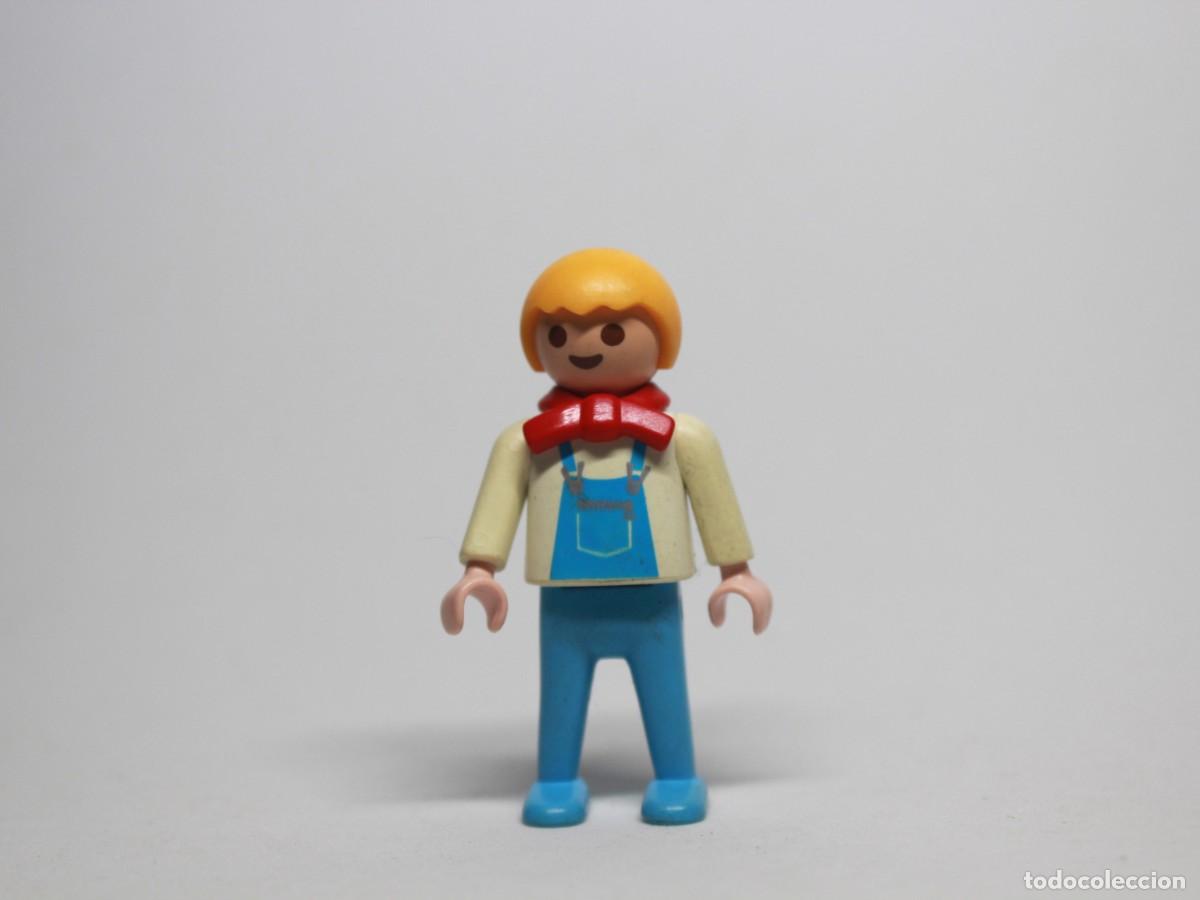 Playmobil: Figura ni&ntilde;o playmobil peto azul pa&ntilde;uelo rojo pantal&oacute;n azul a&ntilde;o 1981