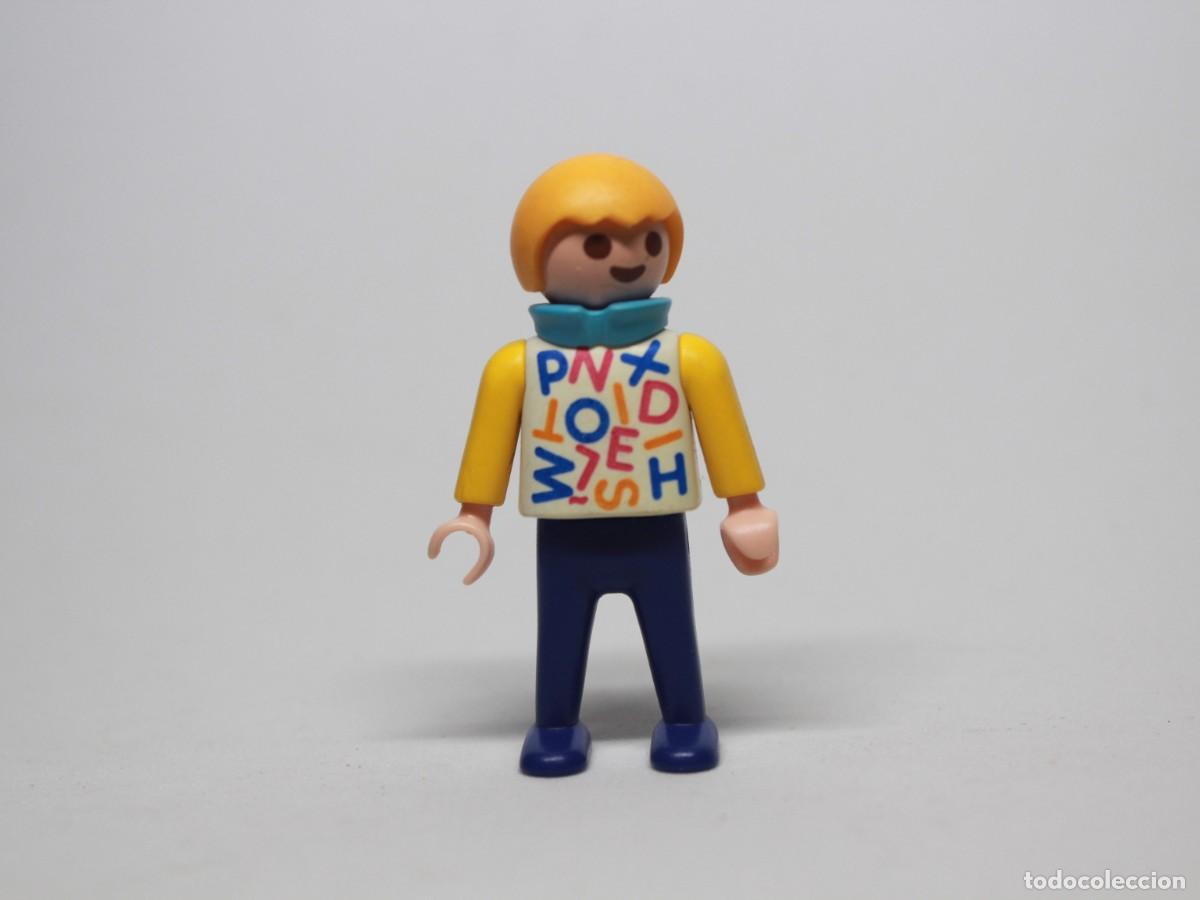 Playmobil: Figura ni&ntilde;o playmobil camiseta letras colores cuello azul pantal&oacute;n azul a&ntilde;o 1981