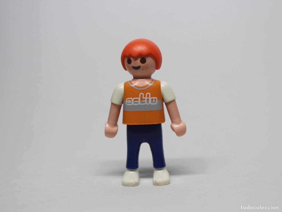 Playmobil: Figura ni&ntilde;o playmobil pelirrojo pecas camiseta naranja adidas pantal&oacute;n azul a&ntilde;o 1995