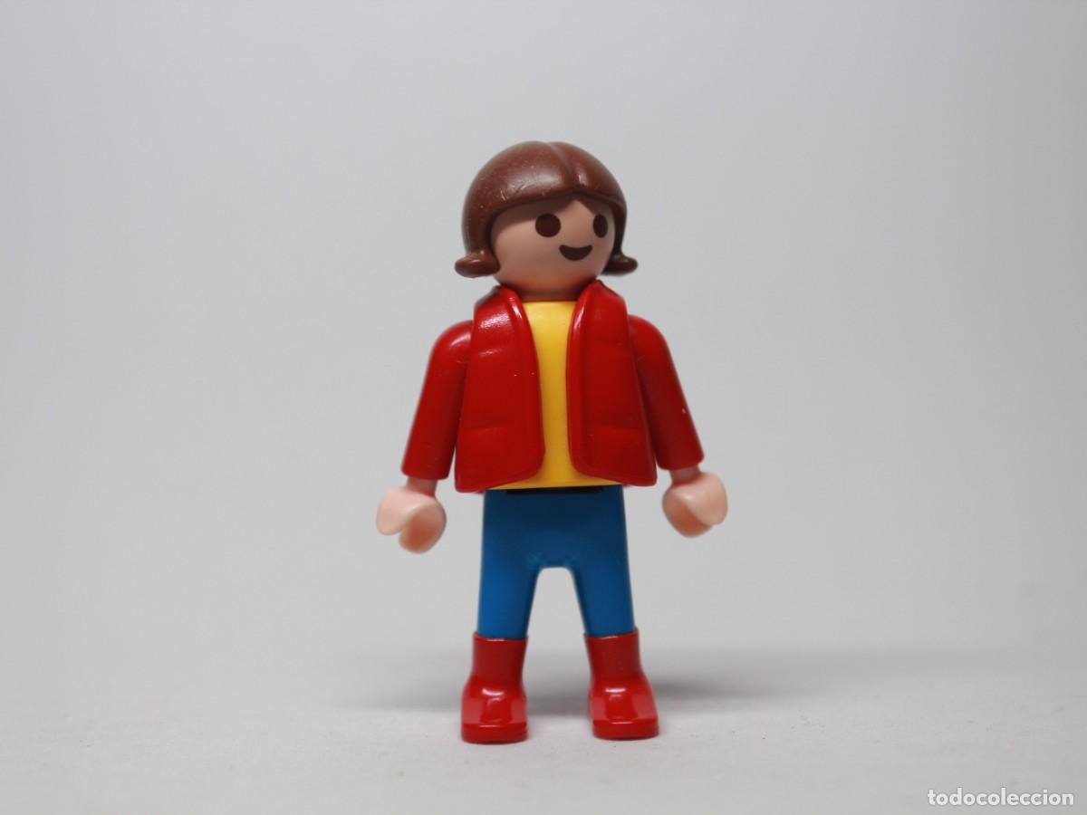 Playmobil: Figura ni&ntilde;o playmobil chaleco rojo camiseta amarilla pantal&oacute;n azul botas rojas a&ntilde;o 1992