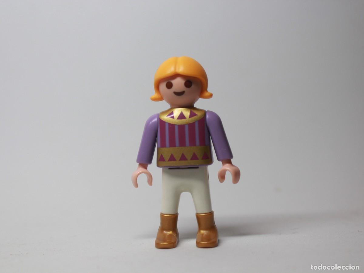 Playmobil: Figura ni&ntilde;o playmobil traje fantas&iacute;a chaleco rojo rayas pantal&oacute;n blanco botas doradas a&ntilde;o 1992
