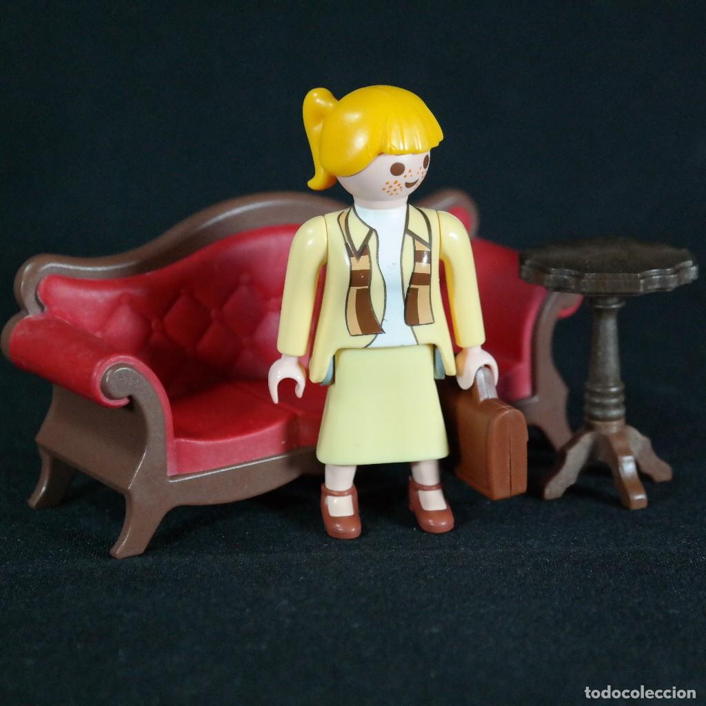 Playmobil: Playmobil mujer con sofa rojo ☼