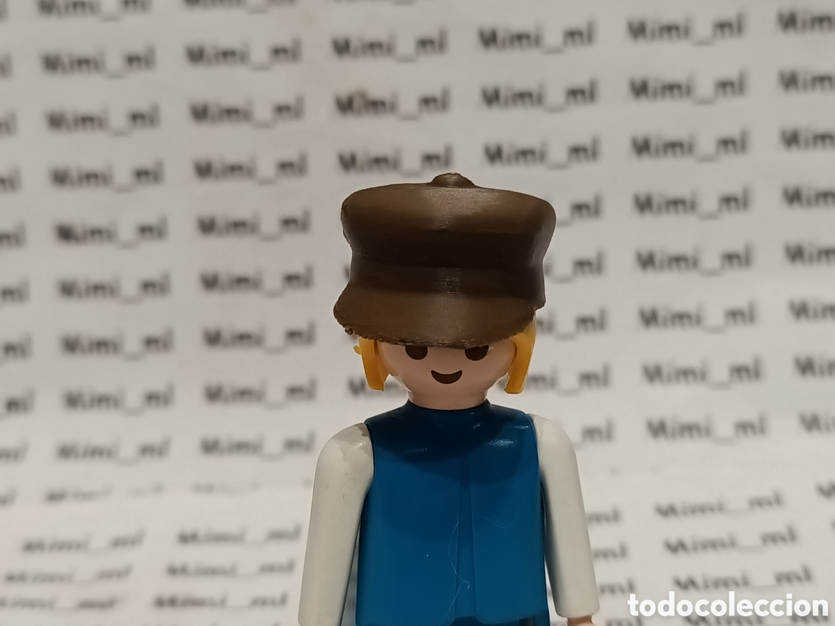 Playmobil: Gorra marr&oacute;n repartidor serie rosa en impresora 3d compatible Playmobil