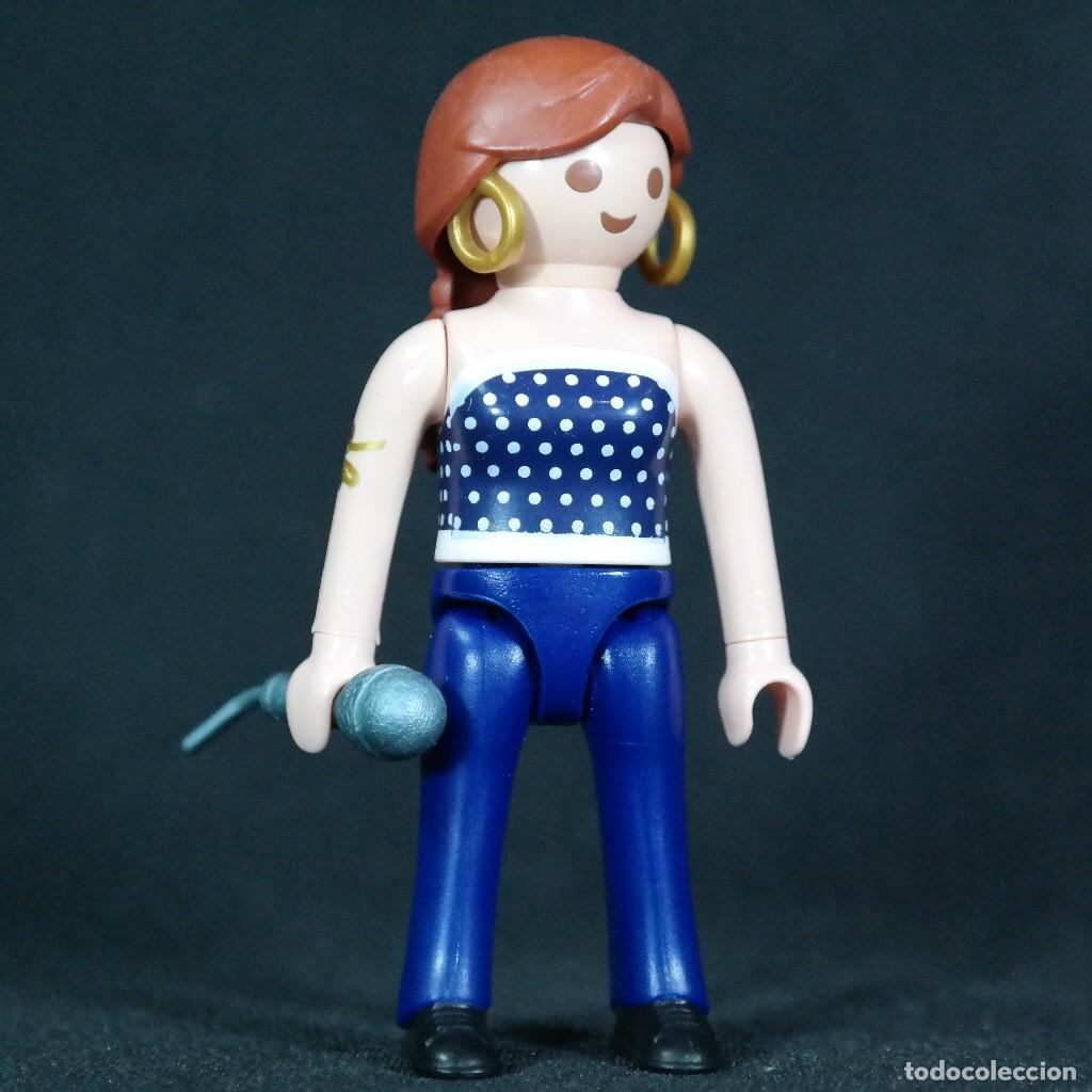 Playmobil: Playmobil mujer con microfano ☼