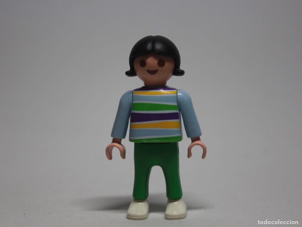 Playmobil: Ni&ntilde;a Playmobil camiseta rayas multicolor pantal&oacute;n verde a&ntilde;o 1995