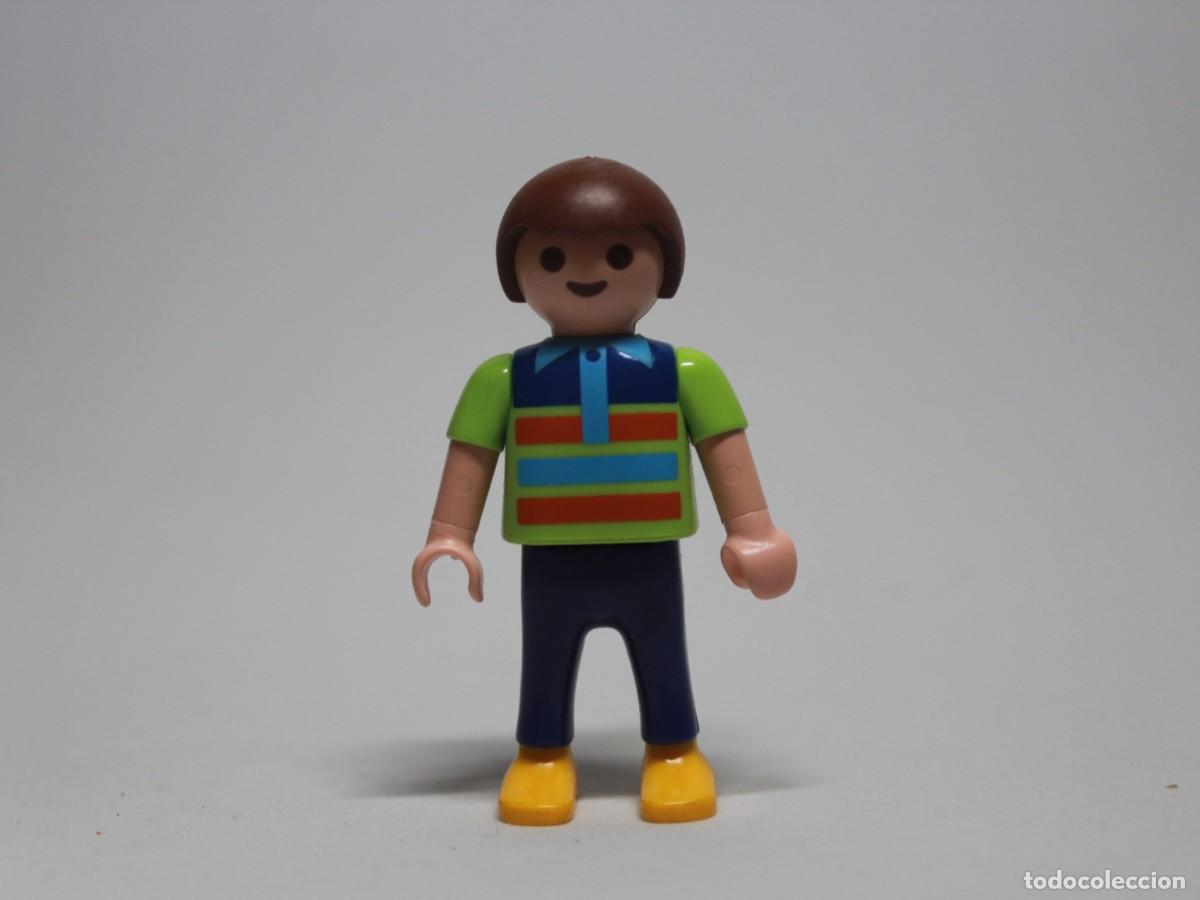 Playmobil: Ni&ntilde;o Playmobil camiseta rayas verde azul pantal&oacute;n oscuro a&ntilde;o 1995