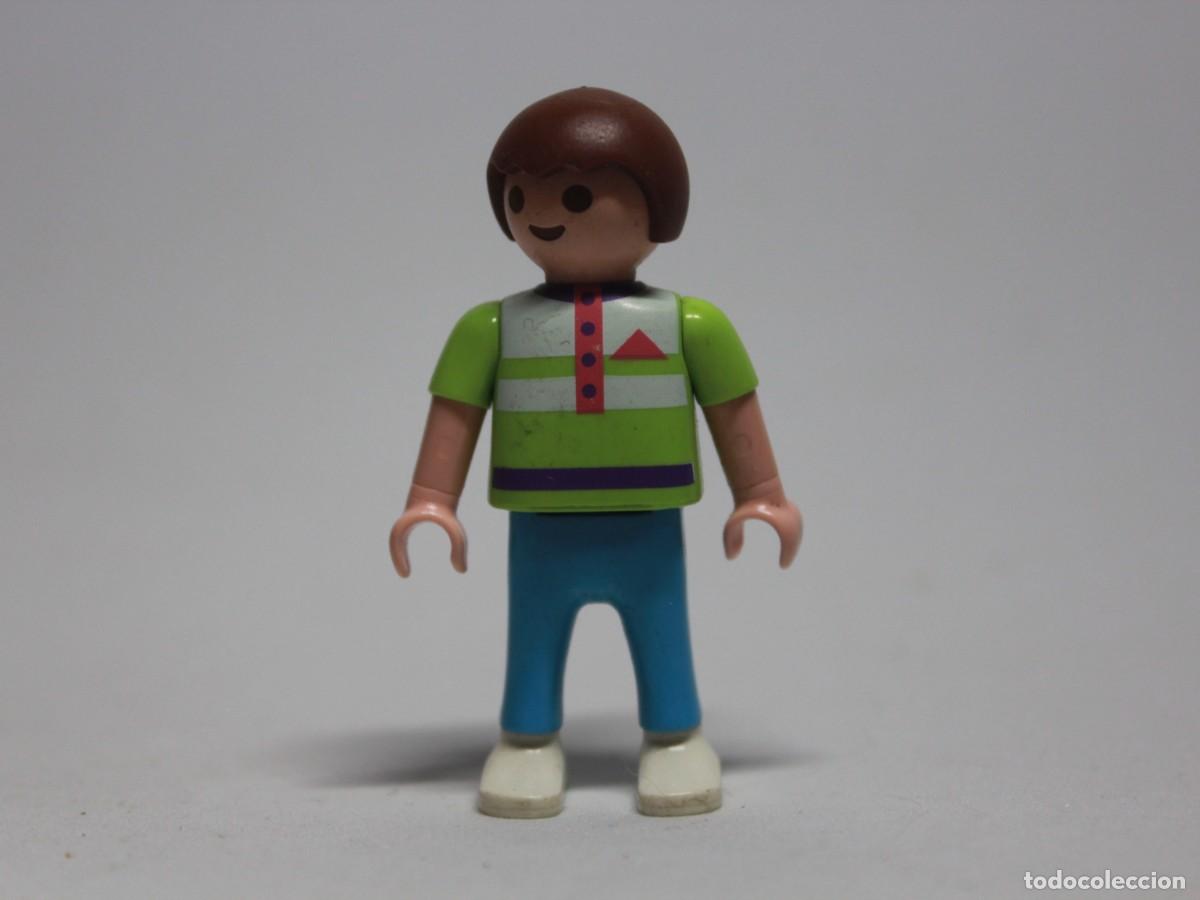 Playmobil: Ni&ntilde;o Playmobil camiseta verde rayas pantal&oacute;n azul claro a&ntilde;o 1995