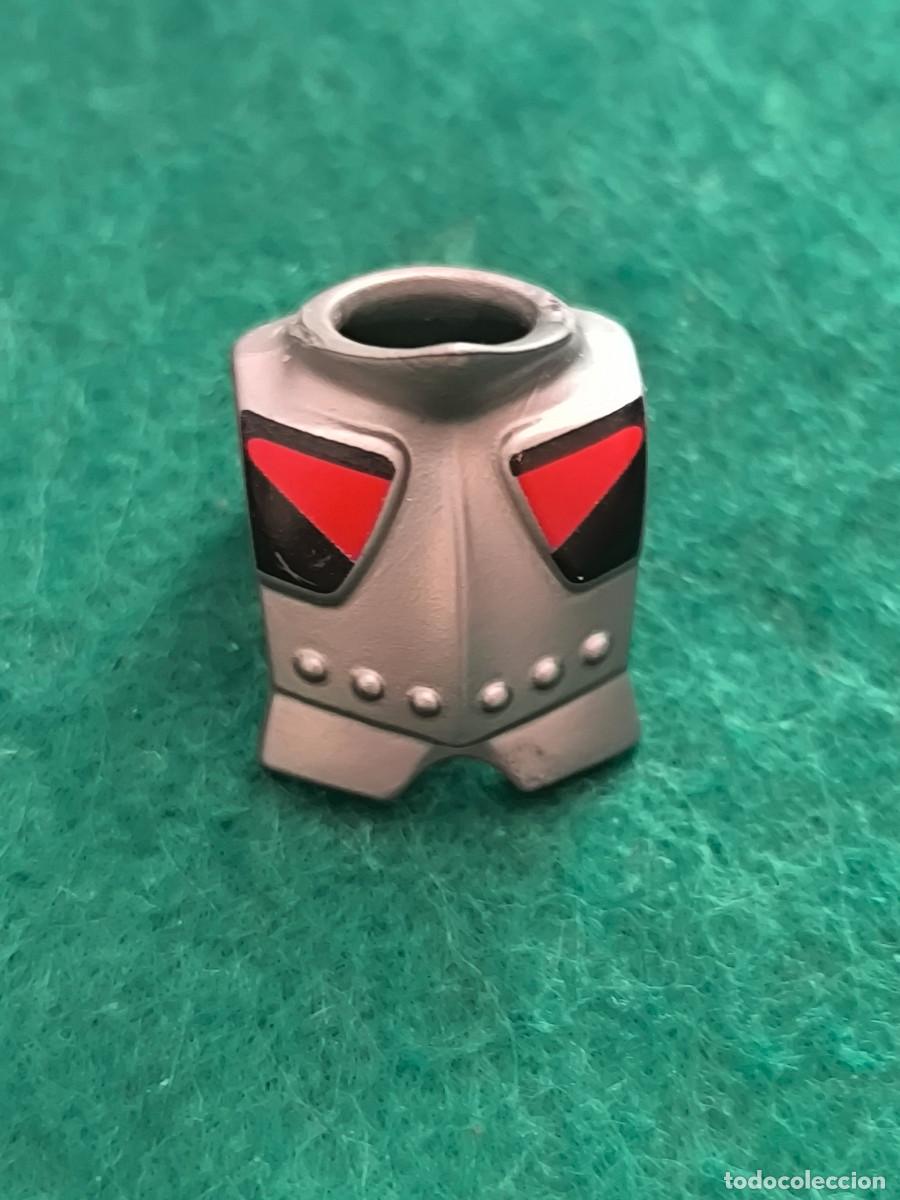 Playmobil: Playmobil pechera gorguera armadura coraza plateada adornos medieval tet&oacute;n trasero vikingos