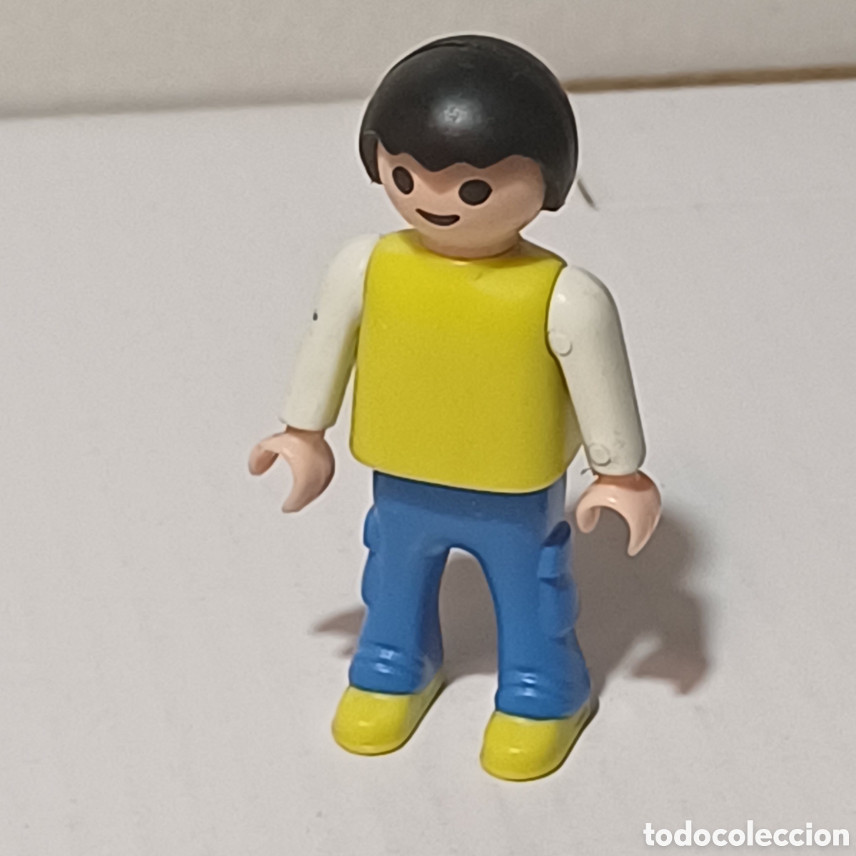 Playmobil: Figura playmobil ni&ntilde;o torso verde manzana pantalones azules modernos city ciudad