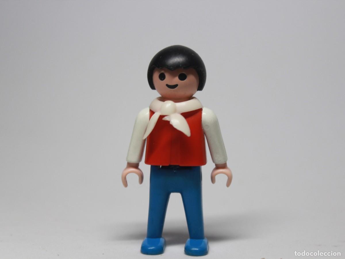 Playmobil: Ni&ntilde;o Playmobil con pa&ntilde;uelo blanco y camiseta roja a&ntilde;o 1981