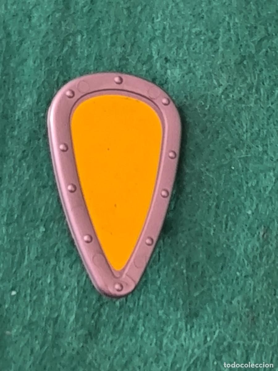 Playmobil: Playmobil escudo cometa normando medieval plateado amarillo vikingos romanos b&aacute;rbaros castillo