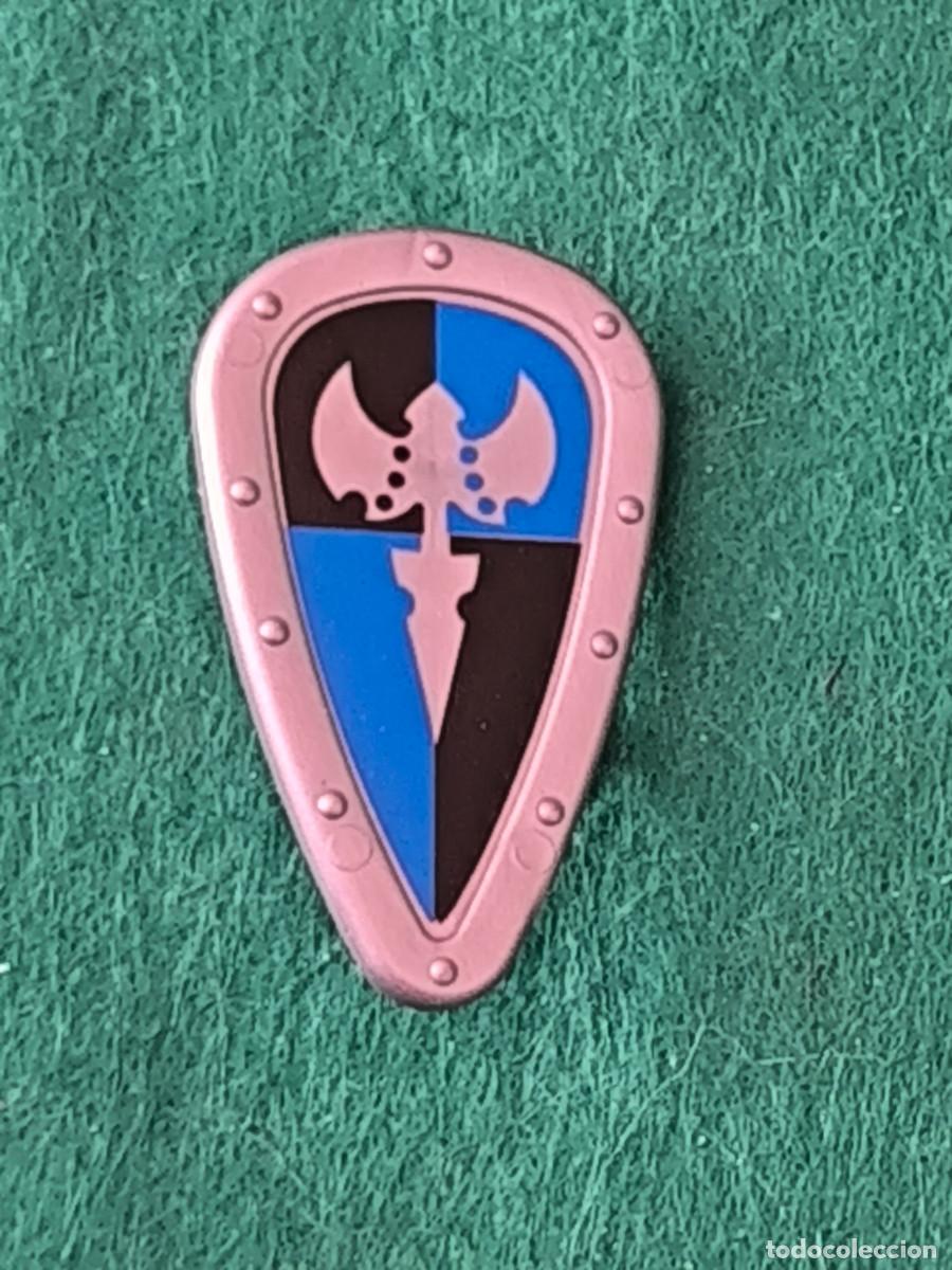 Playmobil: Playmobil fescudo cometa normando medieval plateado azul negro vikingos romanos b&aacute;rbaros castillo