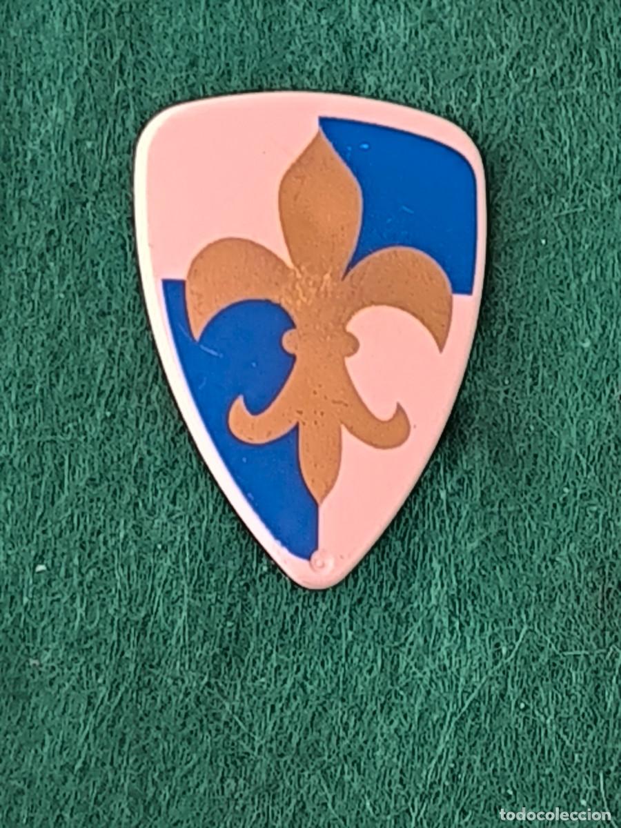 Playmobil: Playmobil escudo normando medieval blanco azul flor de lis oro vikingos romanos b&aacute;rbaros castillo