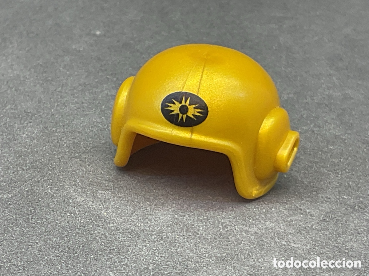 Playmobil: ACCESORIO PLAYMOBIL. CASCO PILOTO COLOR DORADO.