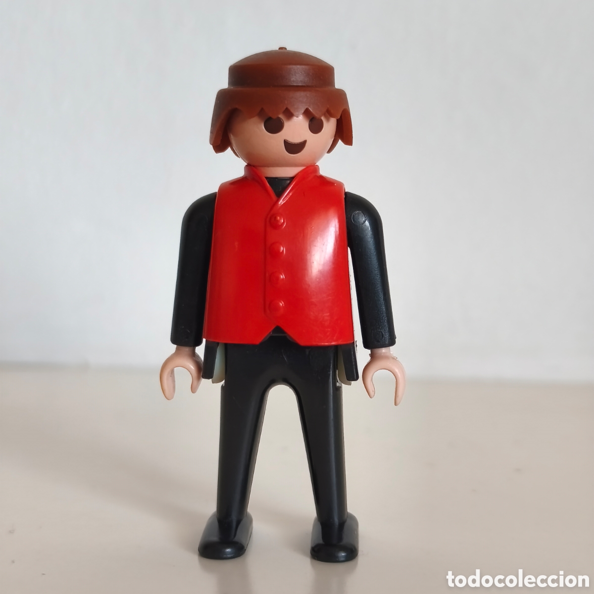 Playmobil: Playmobil, figura de negro con armila roja