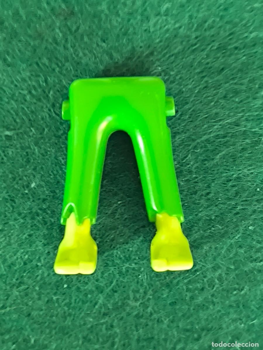 Playmobil: Playmobil piernas pantal&oacute;n verde rasgados pies verde lima monstruo Halloween Neptuno Poseid&oacute;n