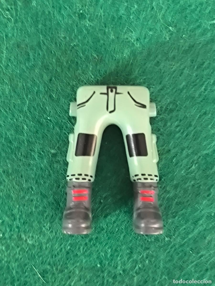 Playmobil: Playmobil piernas verde legionario botas militares grises bolsos laterales explorador ej&eacute;rcito