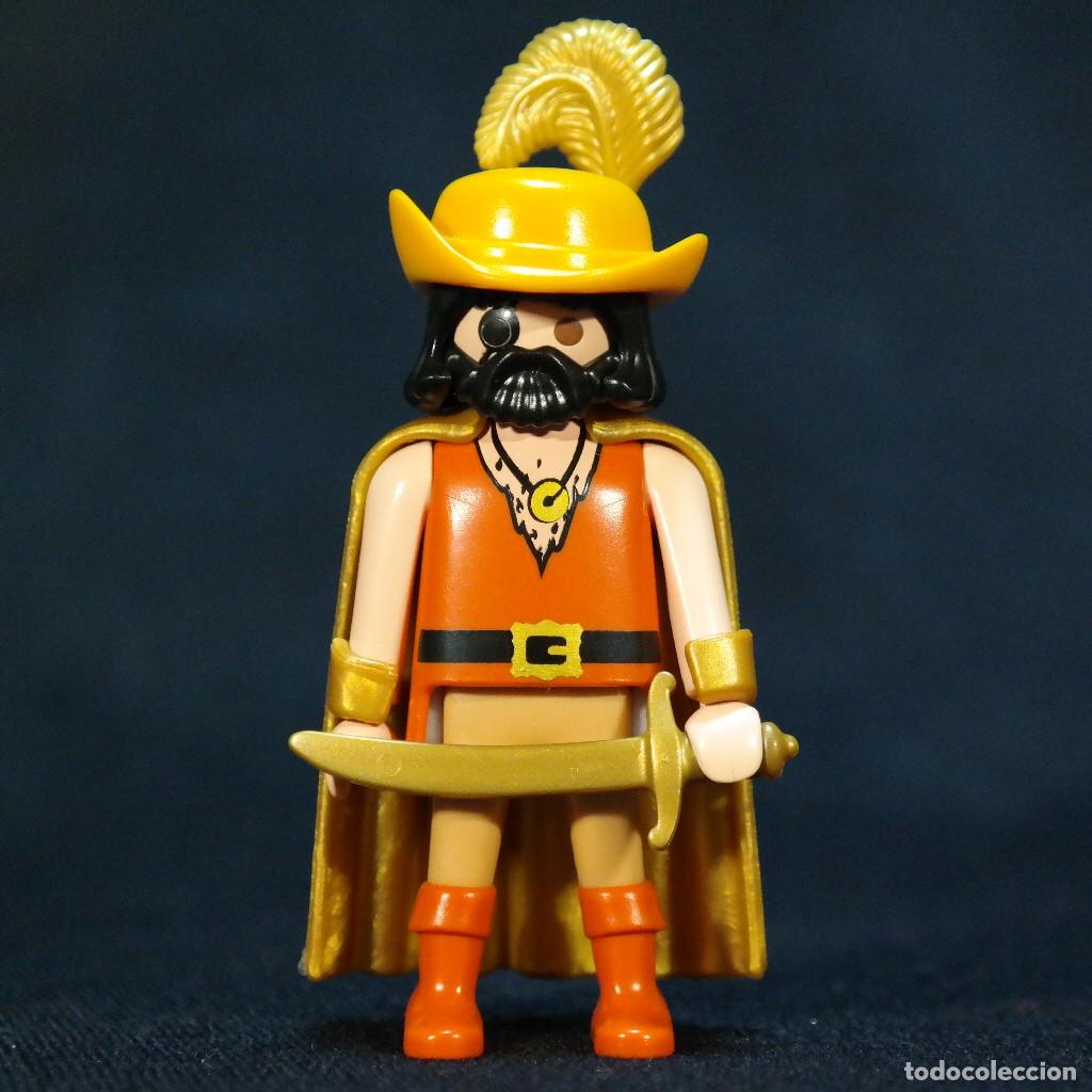 Playmobil: Playmobil pirata con capa dorada ☼