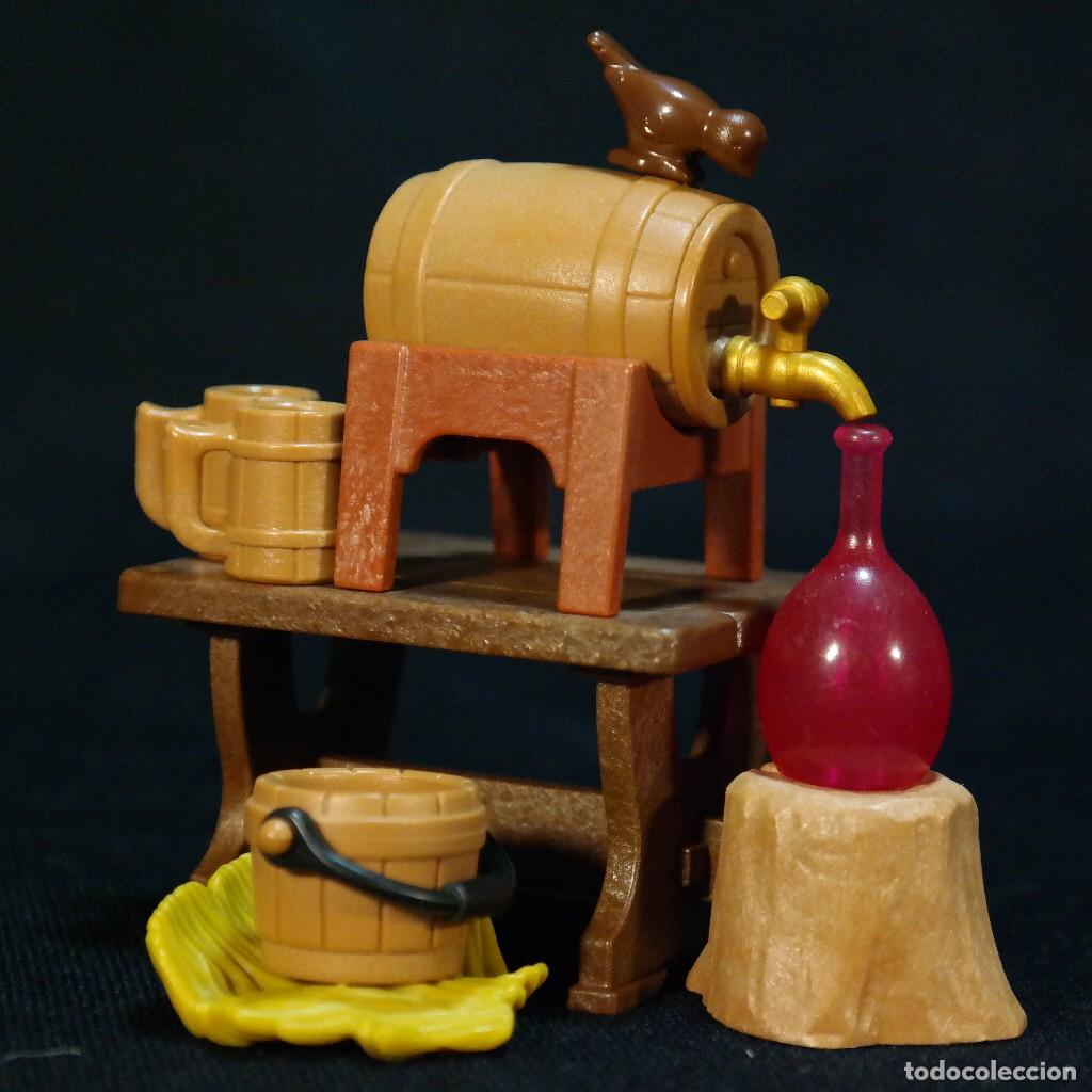 Playmobil: Playmobil barril con mesa y otros accesorios ☼