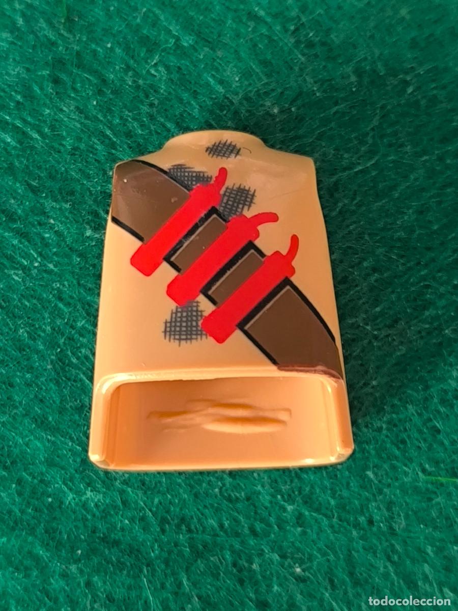 Playmobil: Playmobil cuerpo torso desnudo piel tostada correa marr&oacute;n cartuchos dinamita medieval vikingos