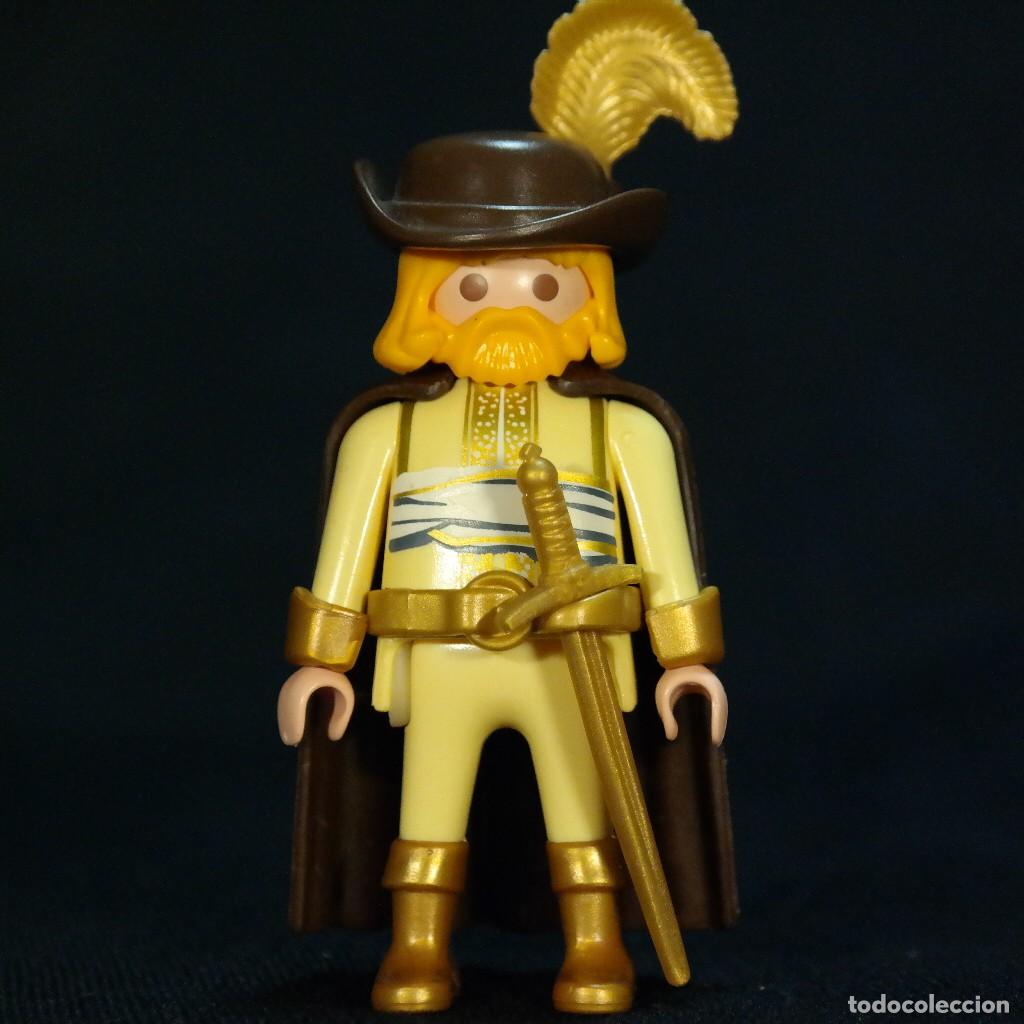 Playmobil: Playmobil caballero con capa marron ☼