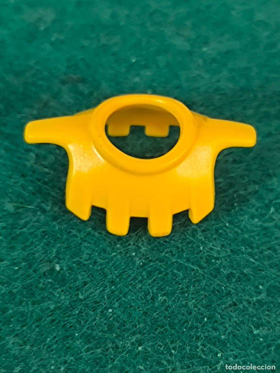 Playmobil: Playmobil cuello pechera amarillo paje medieval vikingos b&aacute;rbaros romanos
