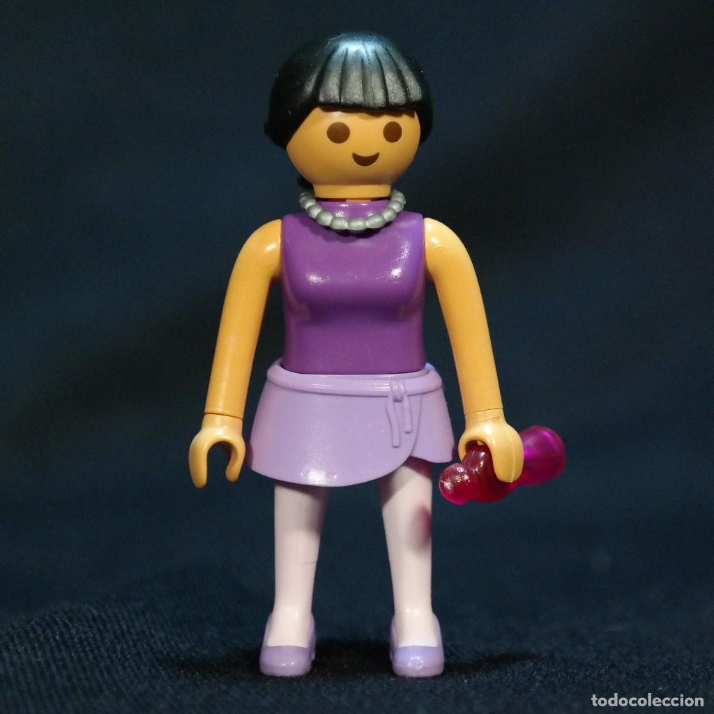 Playmobil: Playmobil mujer con collar ☼