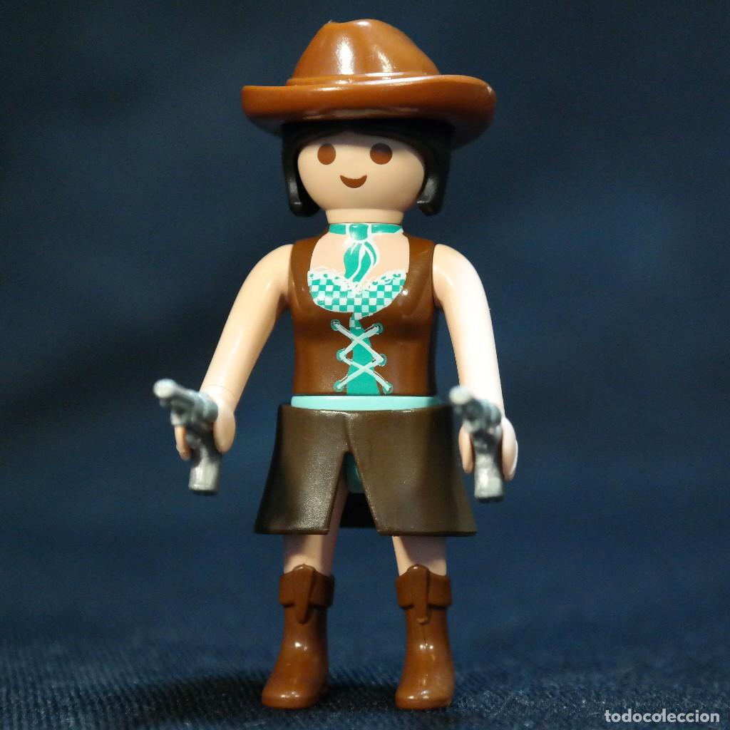 Playmobil: Playmobil vaquera con 2 revolveres ☼