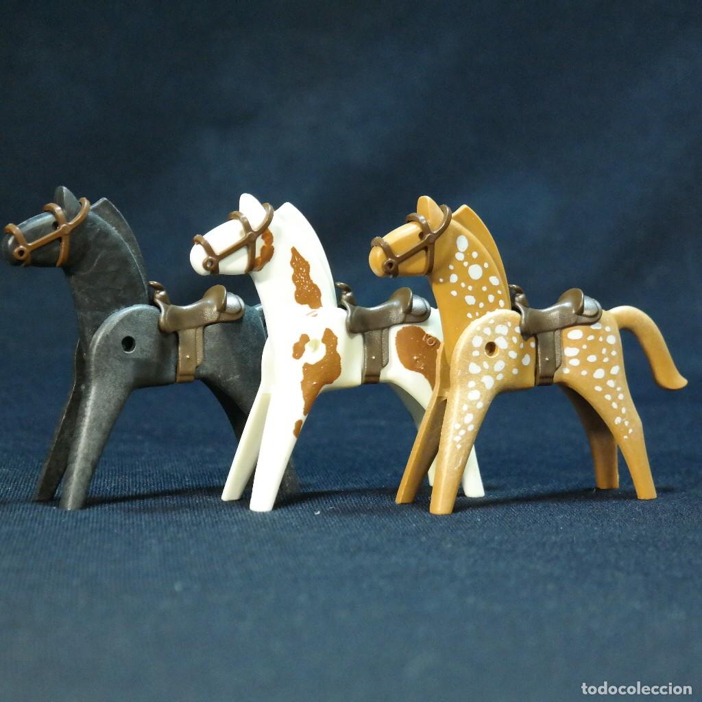 Playmobil: Playmobil tres caballos ☼