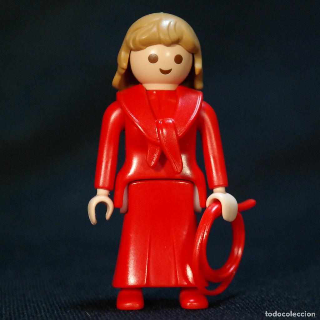 Playmobil: Playmobil mujer con vestido rojo☼