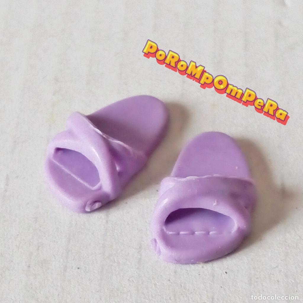 Playmobil: PLAYMOBIL PAREJA SANDALIA ADULTO GOMA MORADA CHANCLA PISCINA PLAYA VERANO PAR R9