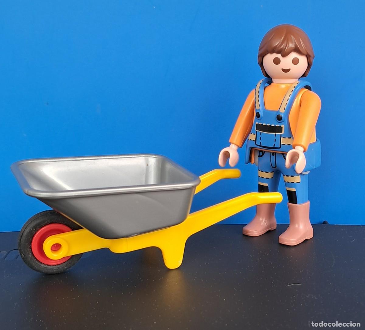 Playmobil: Figura granjero de playmobil y carretilla de mano. Jardinero