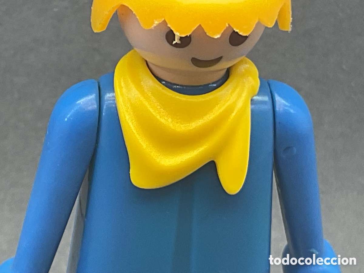 Playmobil: ACCESORIO PLAYMOBIL. PA&Ntilde;UELO CUELLO COWBOY COLOR AMARILLO