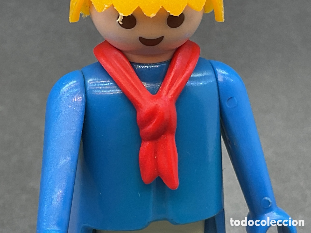 Playmobil: ACCESORIO PLAYMOBIL. PA&Ntilde;UELO CUELLO COLOR ROJO.