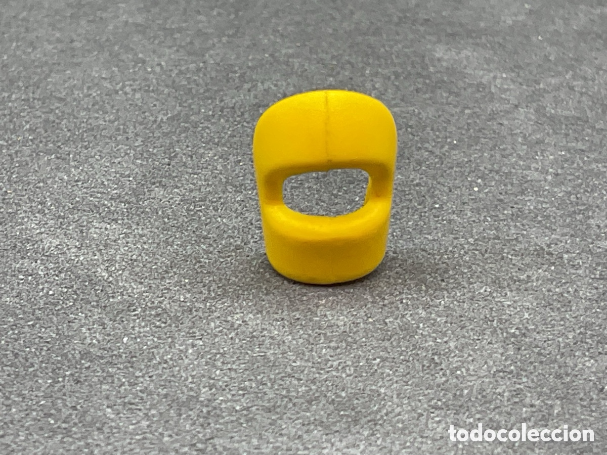 Playmobil: ACCESORIO PLAYMOBIL. HOMBRERA COLOR AMARILLO REF NI&Ntilde;OS